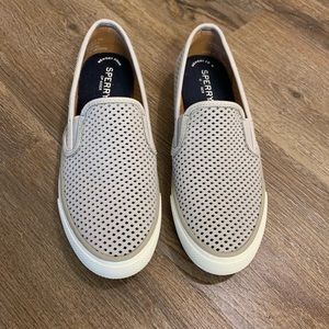 Sperry Gray Seaside Perforated Sneakers Sz7